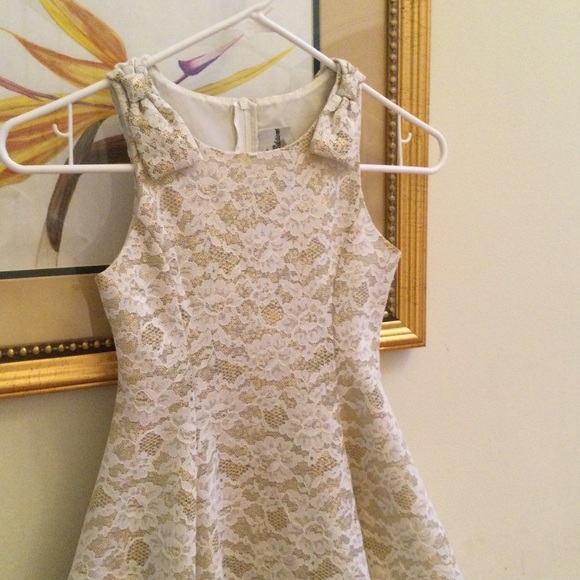 Girls dress size 6 - Picture 2 of 7